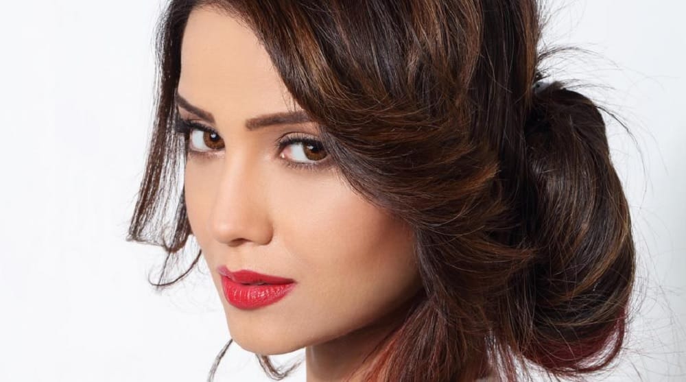 naagin actress adaa khan becomes the recent victim of debit card fraud