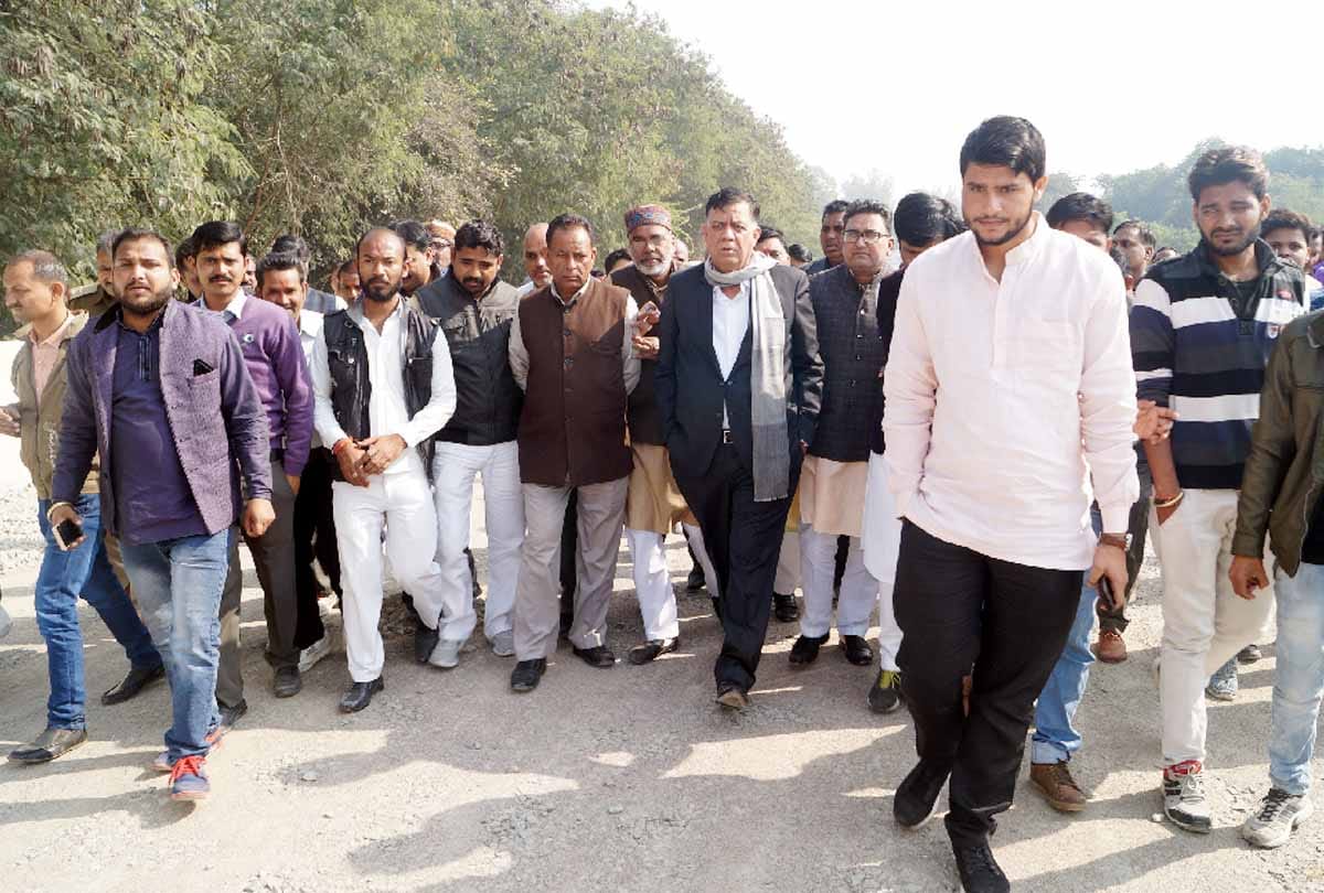 minister scolded officials for not being overbridge complete