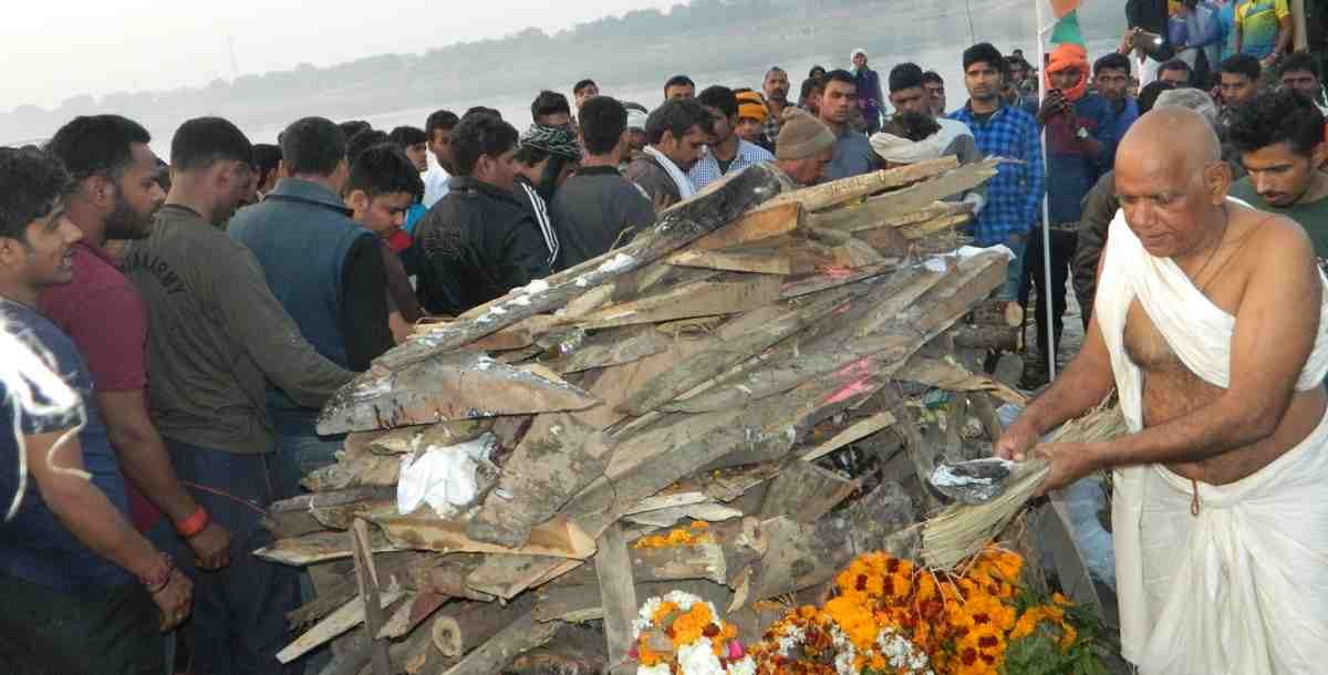 Funeral of martyred chandan rai in chandauli