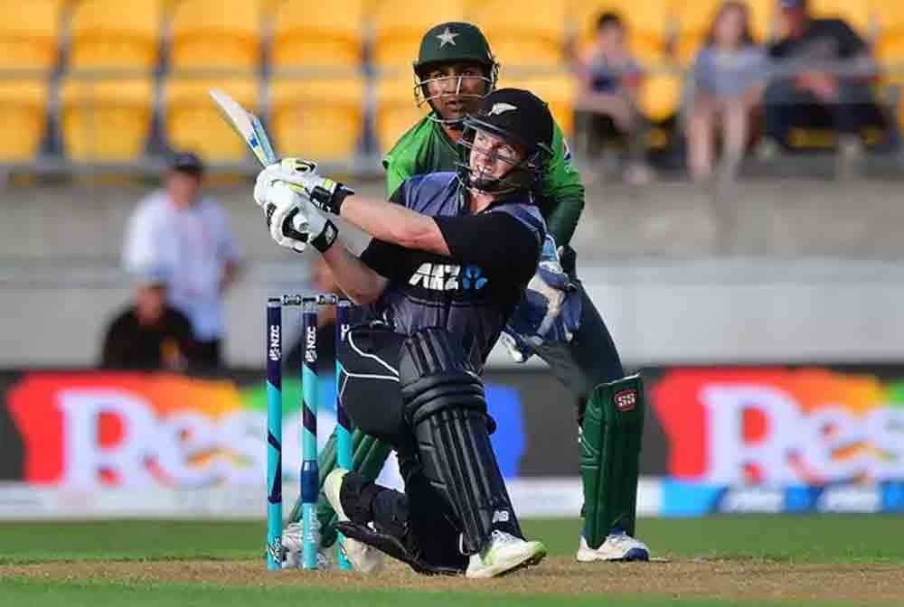 colin munro missed to equal fourth continue fifty in t20