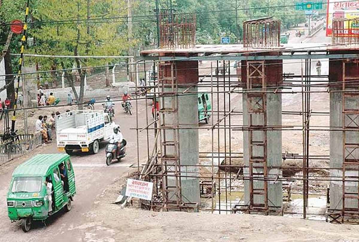 minister scolded officials for not being overbridge complete