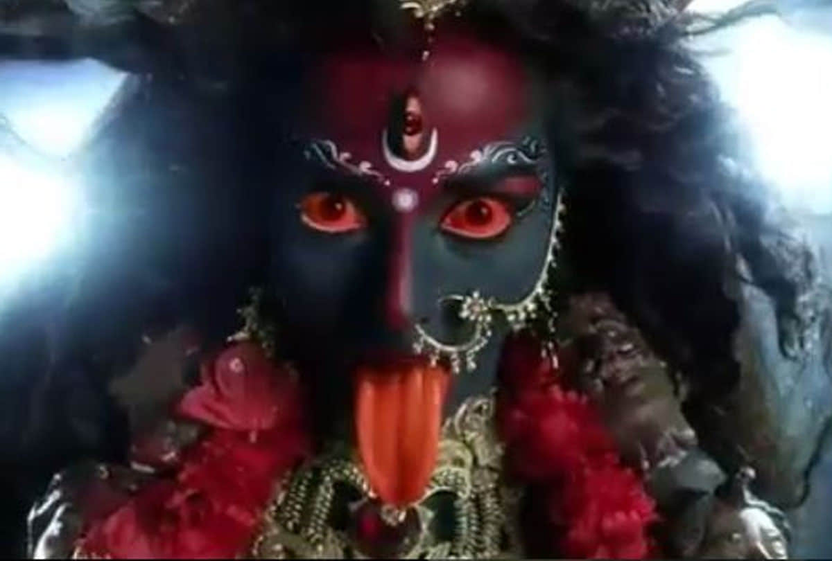 Kali Maa Tongue Story Know Why Goddess Kali Tongue Is Out In Every Photo In Hindi