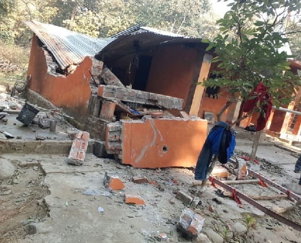 Gajraj breaks into population, temple broke