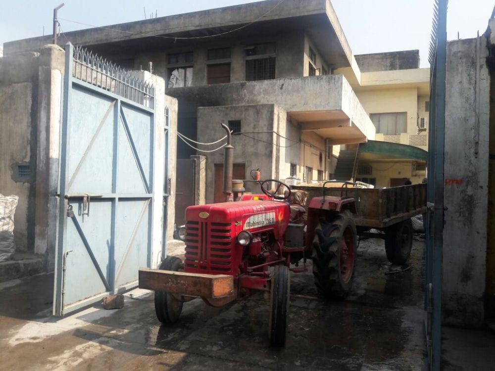 fire broke out in a shoe factory in agra 