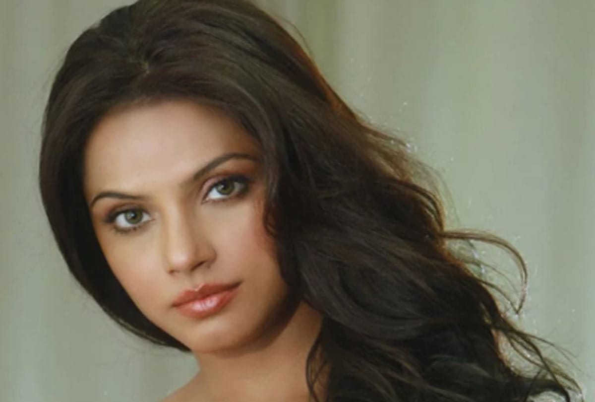 Neetu Chandra blasts on Sidhrath Malhotra over making fun of Bhojpuri