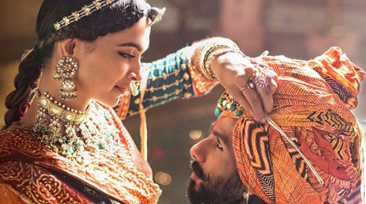 protest in varanasi jhv mall for padmaavat film