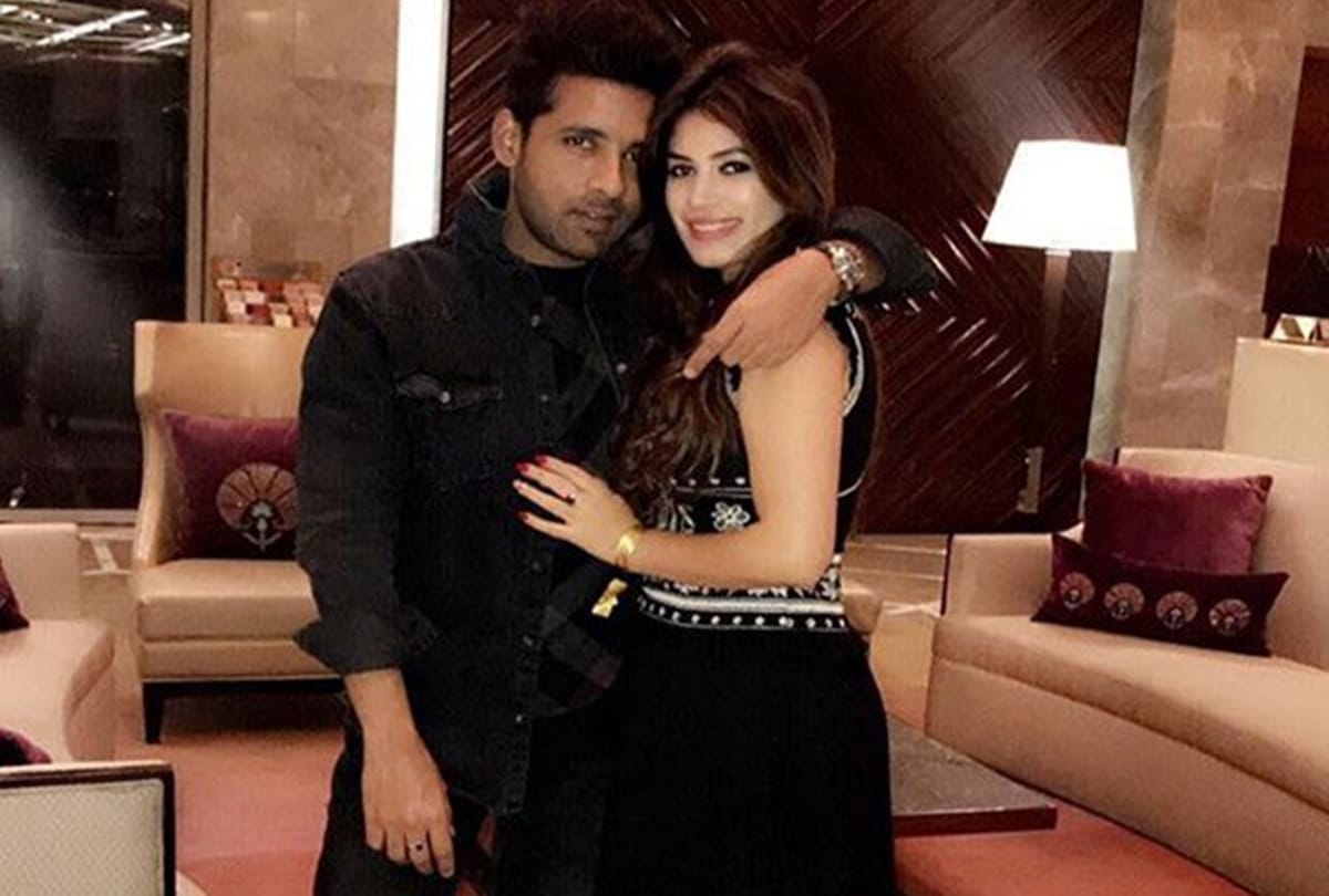 puneesh sharma and bandgi kalra copied virat and anushka pose, got trolled on social media