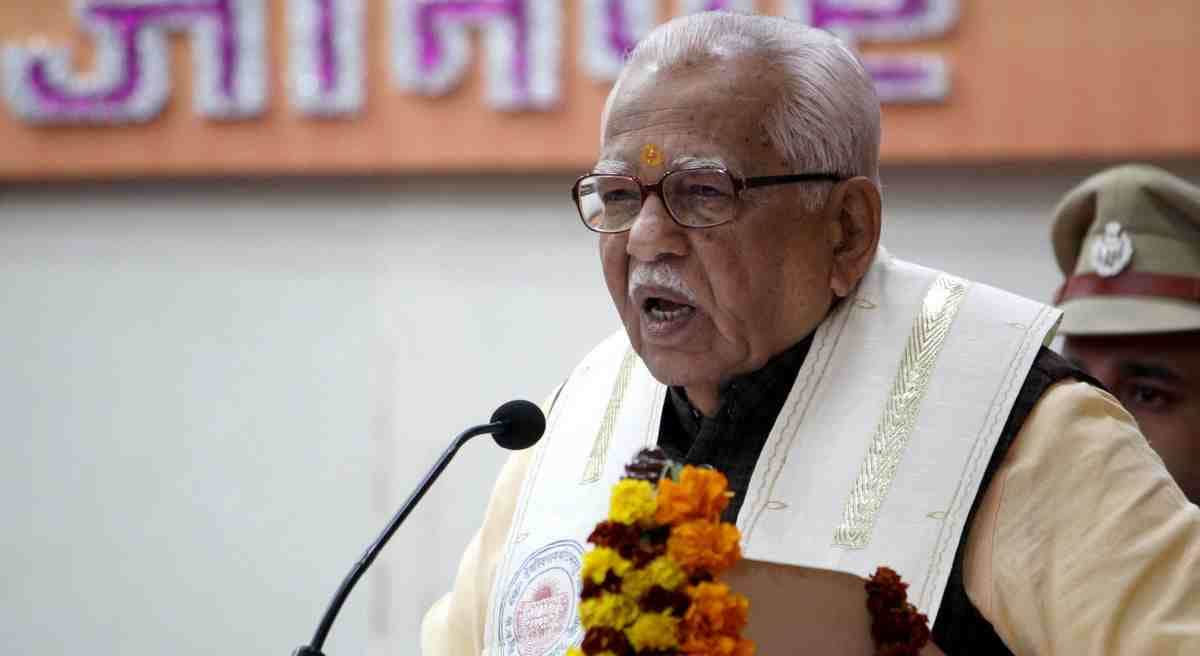 दीक्षांत समारोह को सम्बोधित करते राज्यपाल राम नाईक