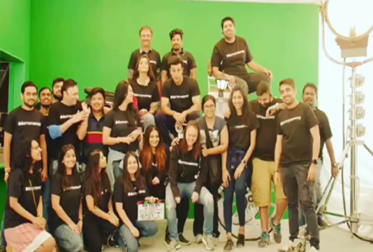 Ranbir Kapoor and Sonam Kapoor wrap up video of Sanjay Dutt biopic goes viral 