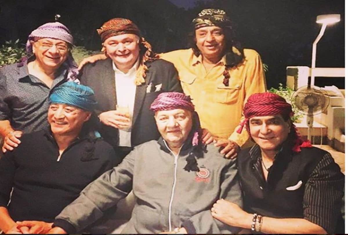 Rishi Kapoor shared Bollywood veterans actor's photos on twitter