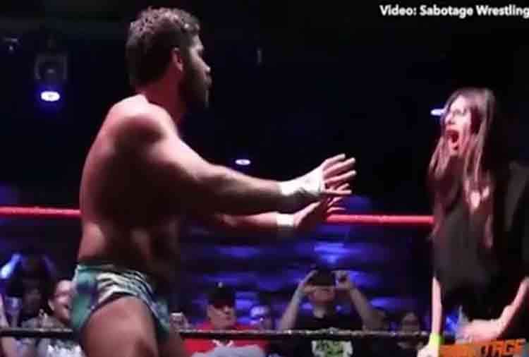 porn star mia khalifa steps into wrestling ring wrestler gives bad expressions