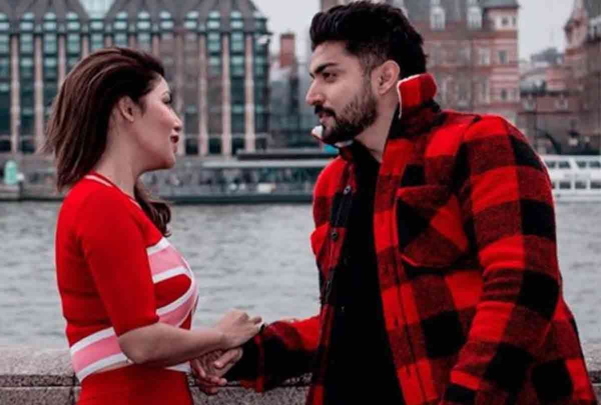 gurmeet choudhary and debina bonnerjee shared lip lock photo in social media