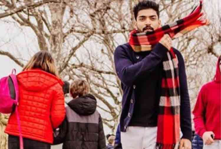 gurmeet choudhary and debina bonnerjee shared lip lock photo in social media