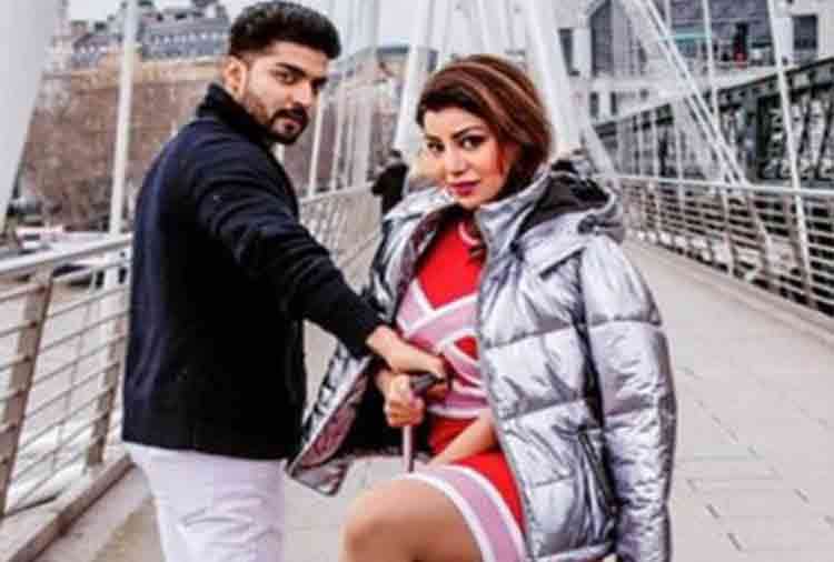 gurmeet choudhary and debina bonnerjee shared lip lock photo in social media