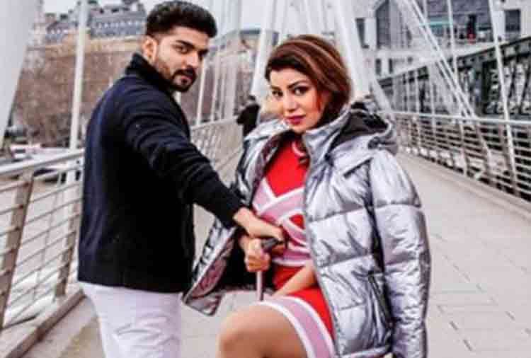 gurmeet choudhary and debina bonnerjee shared lip lock photo in social media