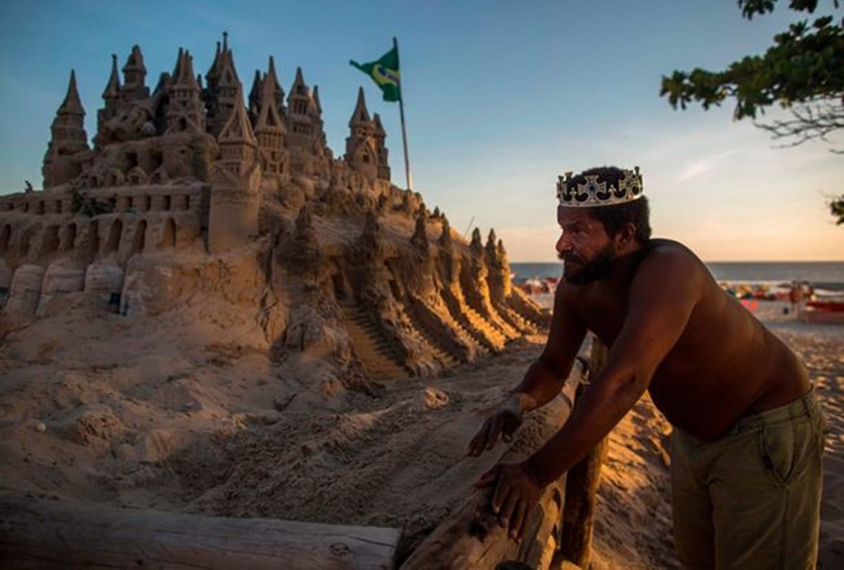 brazil sand king marcio live in castle from last 22 years