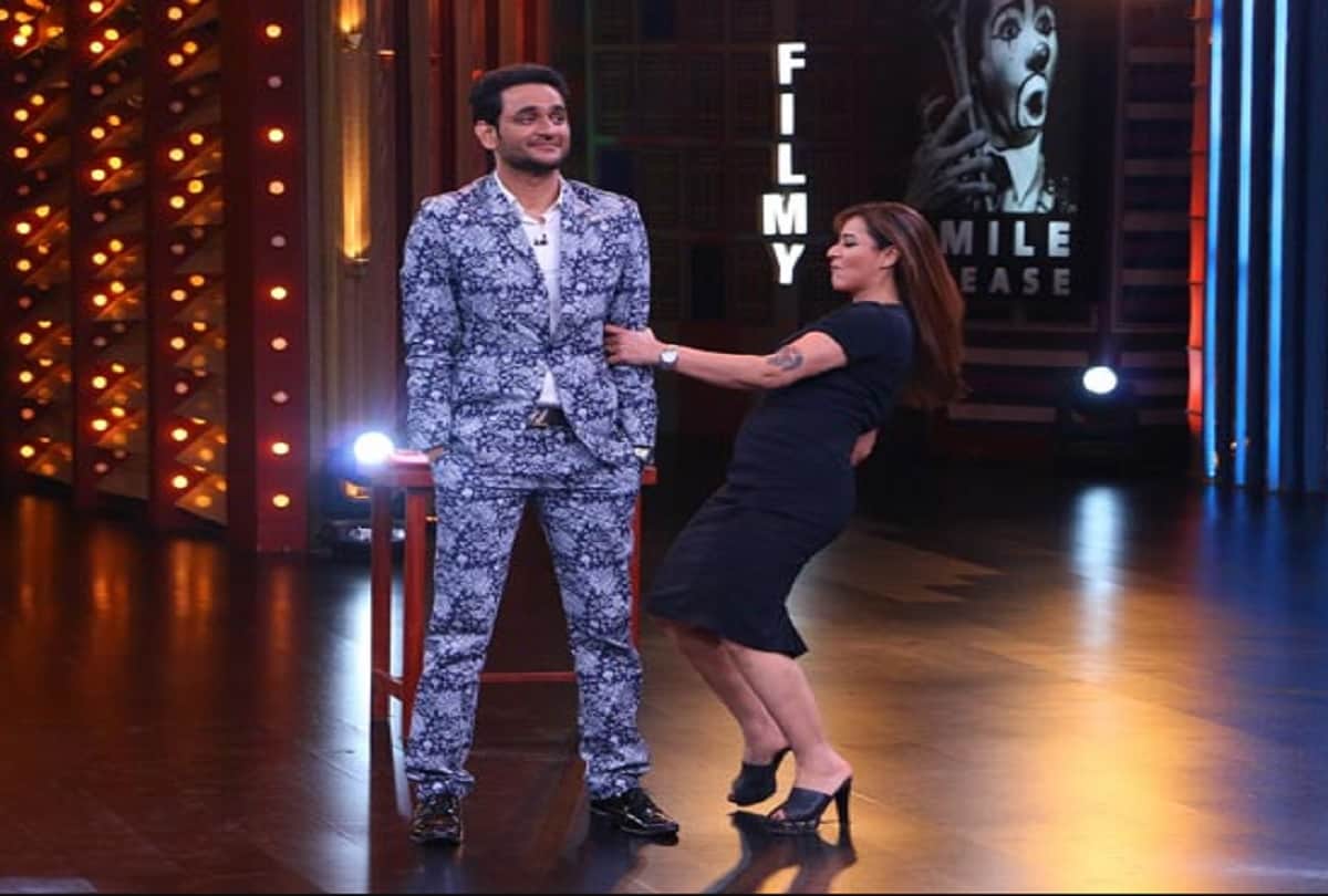 Arshi Khan block Vikas and his mom for this reason