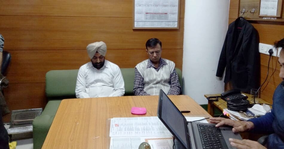 Transport Department Superintendents and Clerks arrest while taking bribe