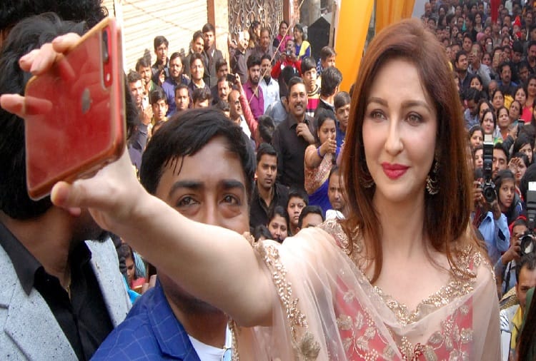 'Bhabhi ji ghar par hai', Gori Mam came to Meerut, see photos