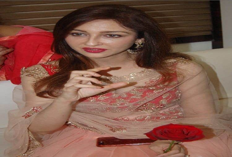 'Bhabhi ji ghar par hai', Gori Mam came to Meerut, see photos