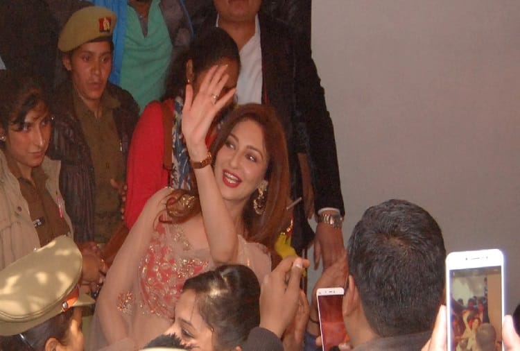 'Bhabhi ji ghar par hai', Gori Mam came to Meerut, see photos