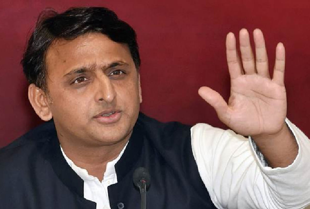 akhilesh yadav criticizes bjp over kasganj violence.
