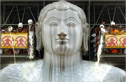 More Than Ten Thousand Devotees join god bahubali  Mahamastakabhisheka