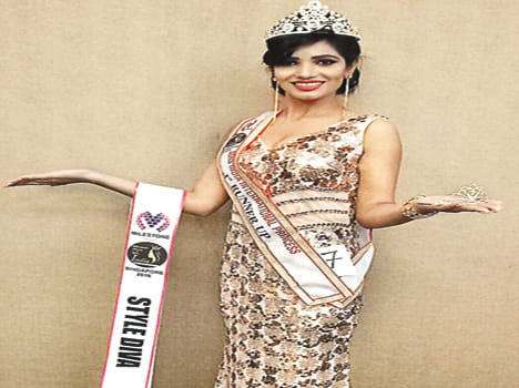 etawah city gunjan Runner beauty comption in Singapore