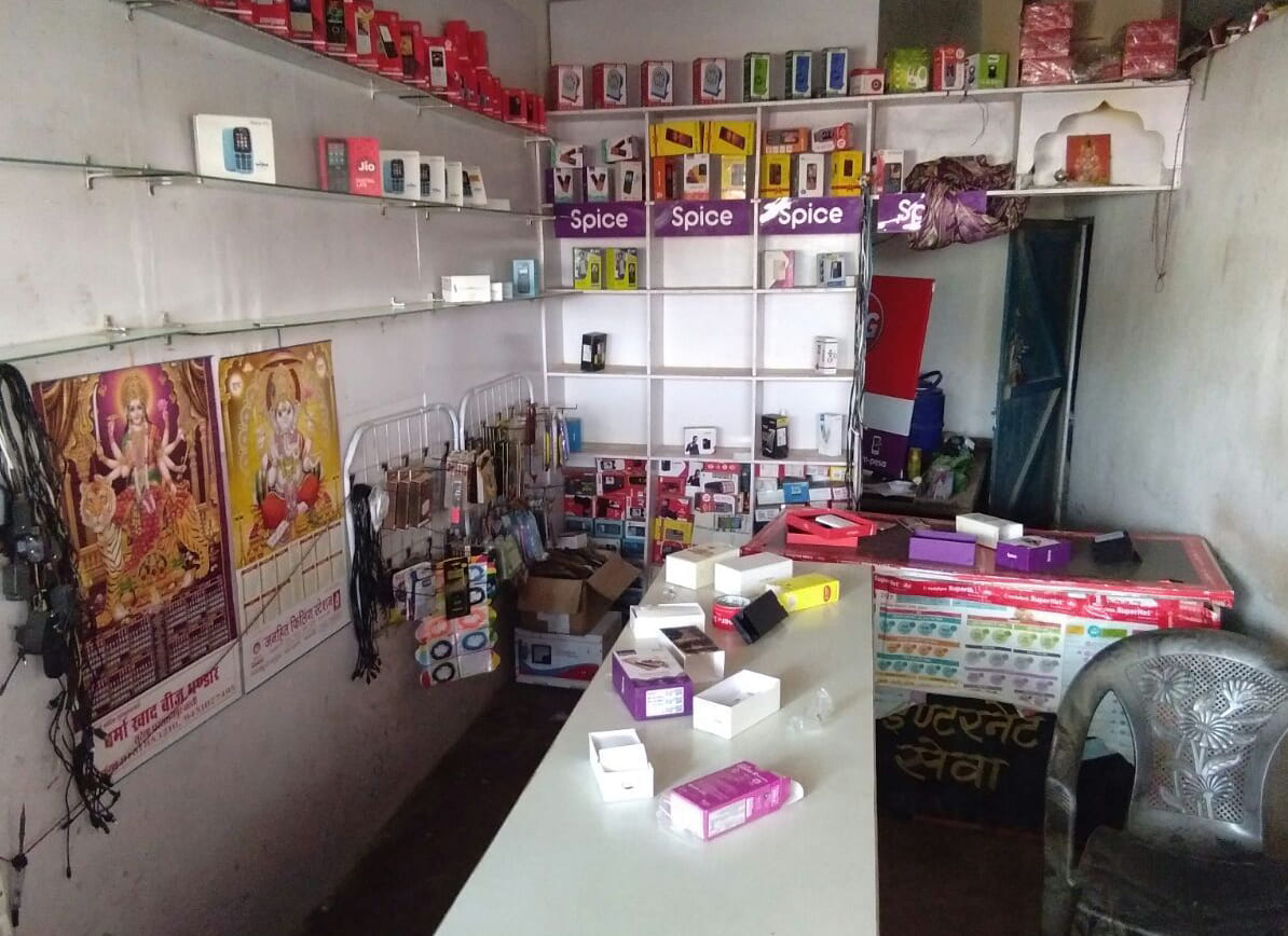 theft in mobile shop11
