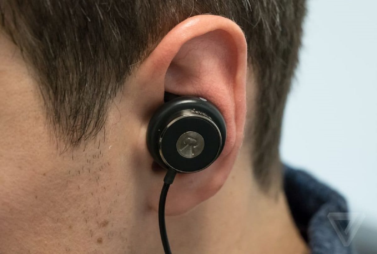 Harmful Effects Of Using Earphone Daily