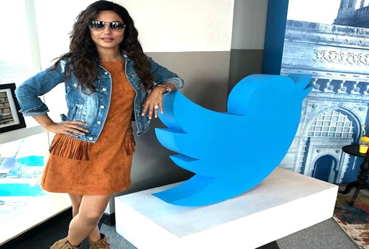 bigg boss 11 contestant hina khan slams troller
