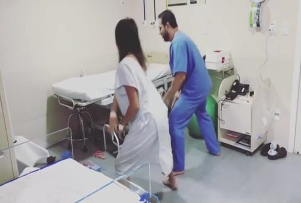 Video being viral of doctor who is dancing with pregnant women 