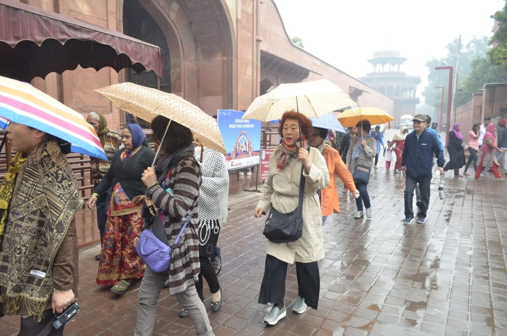 rain in agra caused cold weather 