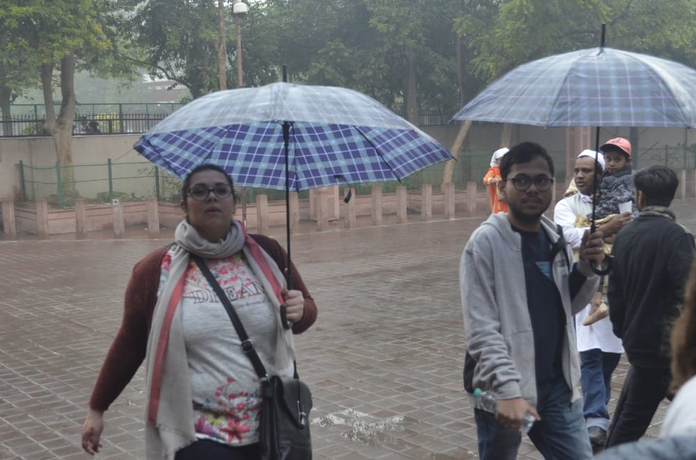 fast wind and heavy rain in dehradun uttarakhand 