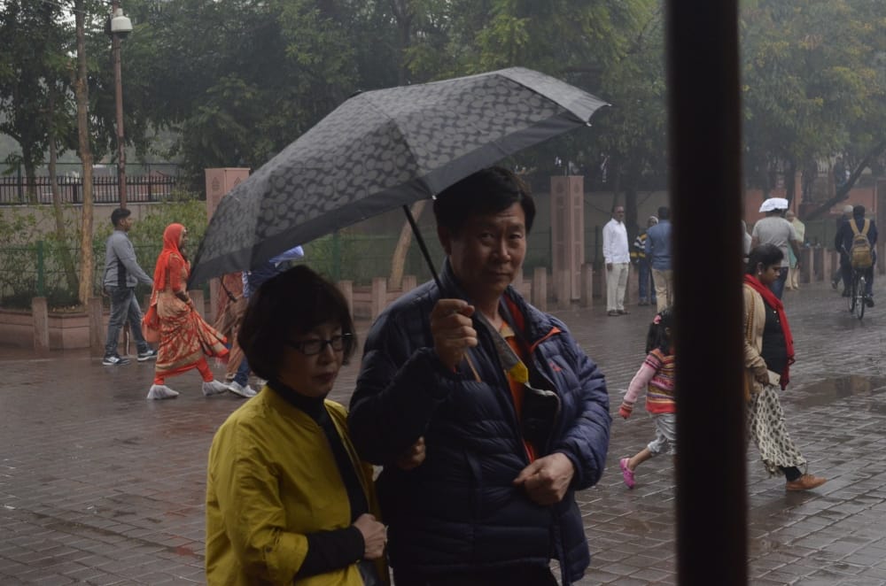 rain in agra caused cold weather 