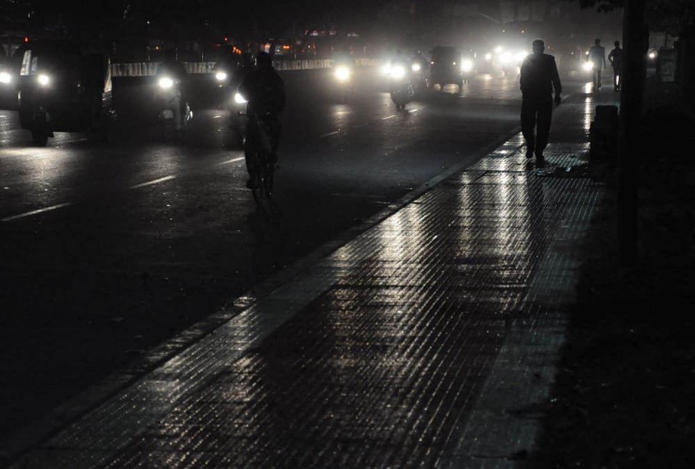 pics of rain and wind in lucknow.