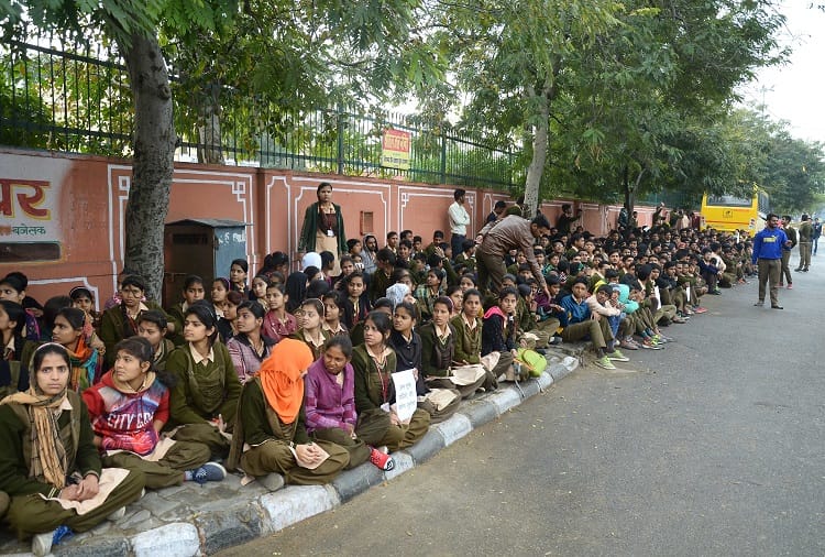 rajasthan- Deaf and dumb children protested, locked on school in jaipur