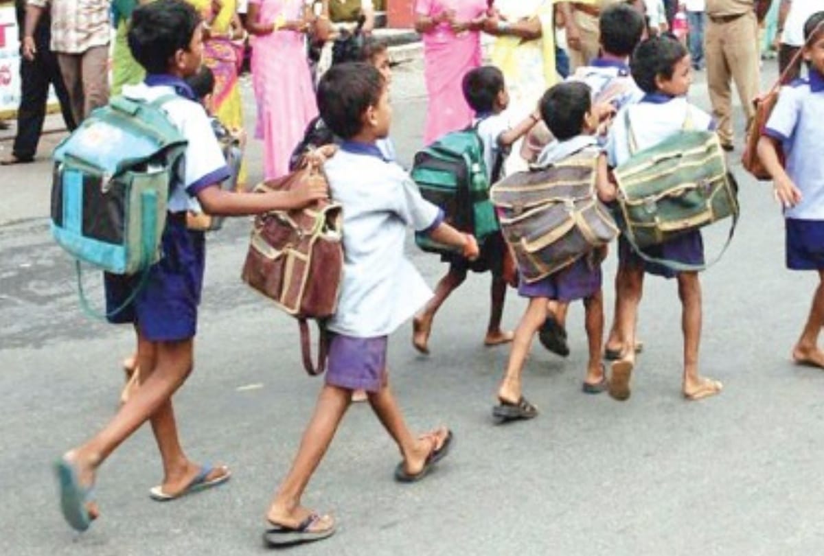 Strict orders to schools for Heavy school bag and Homework in uttarakhand