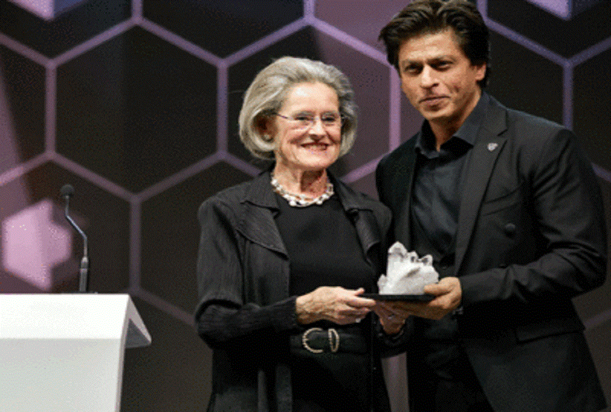 shah rukh khan world economic forum crystal award davos