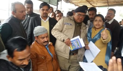Triple talaq victim shayara bano slapped her husband in court area