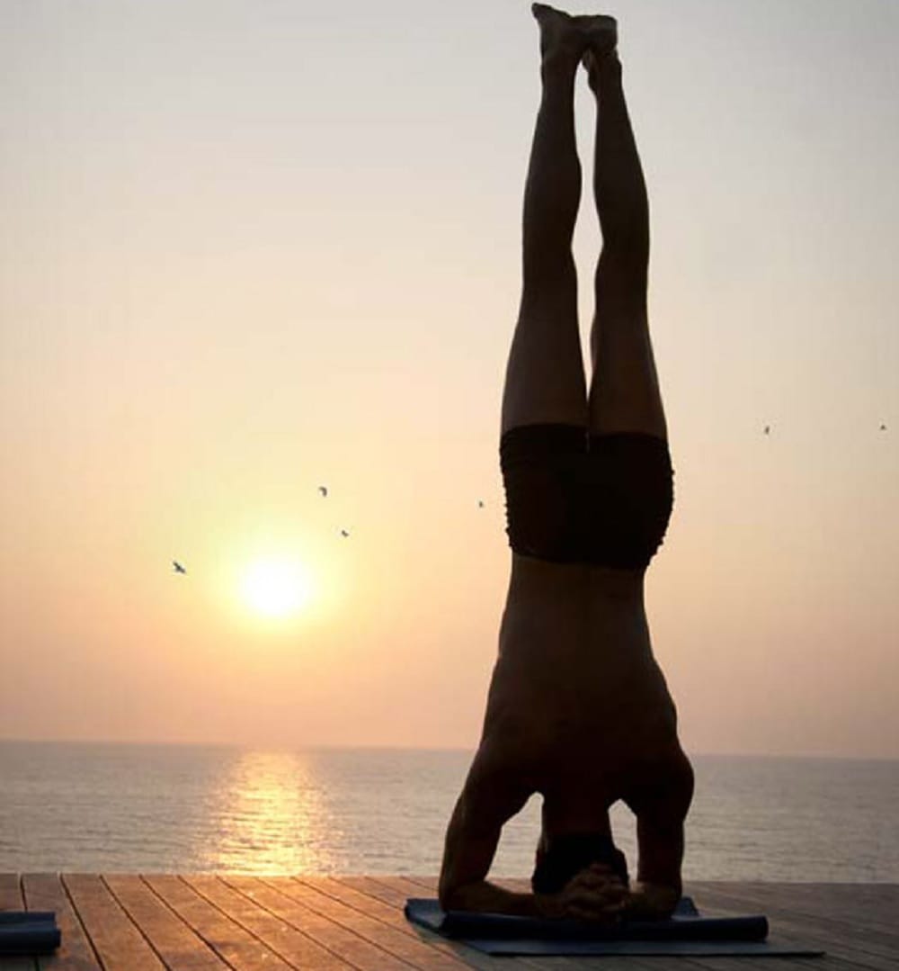 shirshasana yoga benefits for overall health, best yoga for blood circulation in head