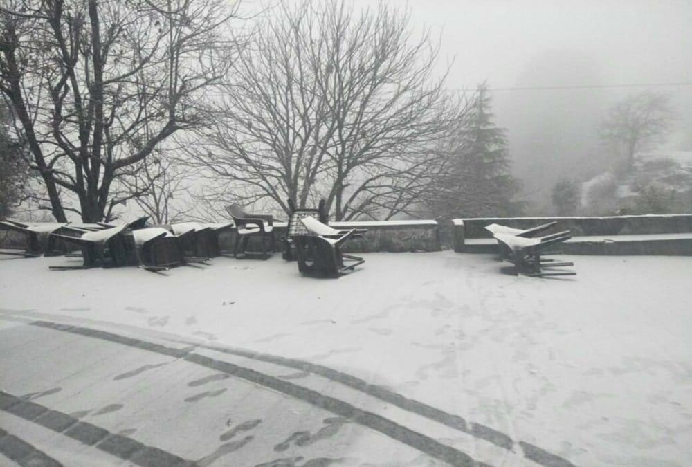 Heavy snowfall alert in mussoorie and nainital