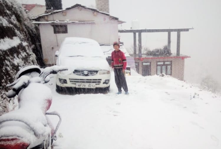 चूड़धार में साल का पहला हिमपात