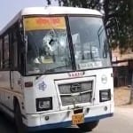 सीकर में बस में की गई तोड़फोड़