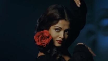 Why does Sanjay Leela Bhawasali films have a lot of background