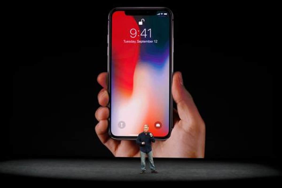 Apple rised price of iPhone X, iPhone 8, iPhone 7, iPhone 6s in India after budget 2018