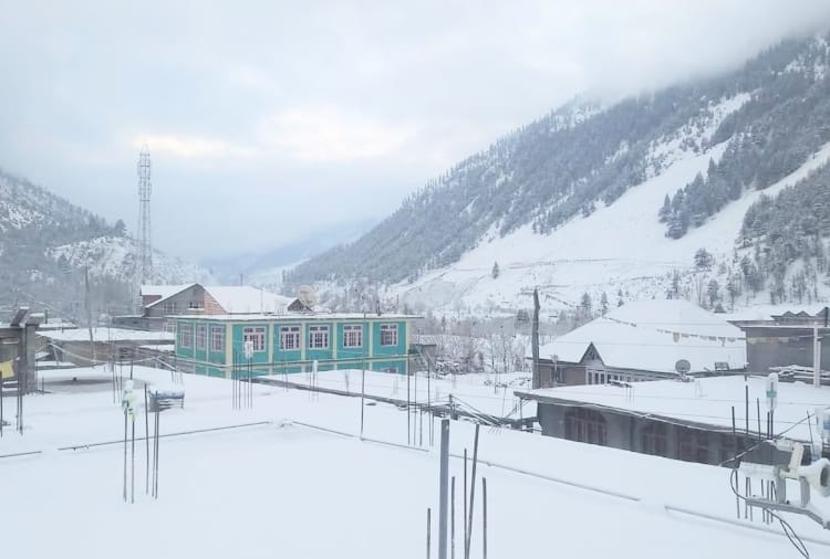 six city temperature recorded in minus after snowfall in himachal