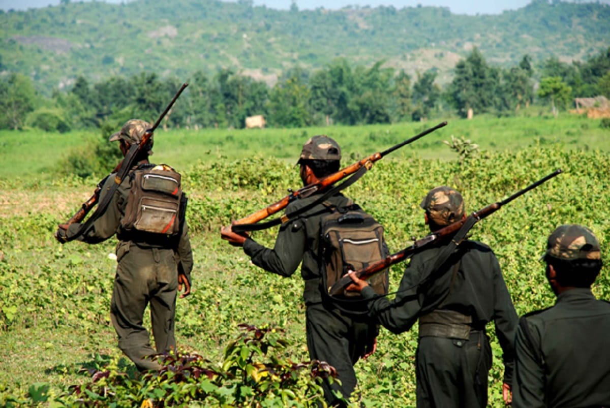 Police arrest sixteen naxali included two women