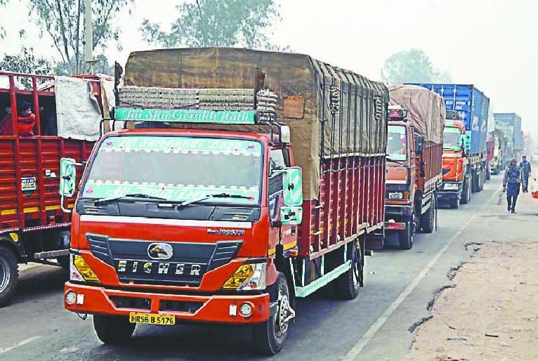 Ban on entry of heavy vehicles no entry boards put up at five places in varanasi