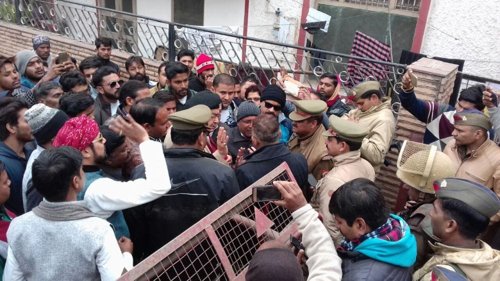 protest against padmaavat in agra, mathura and firozabad